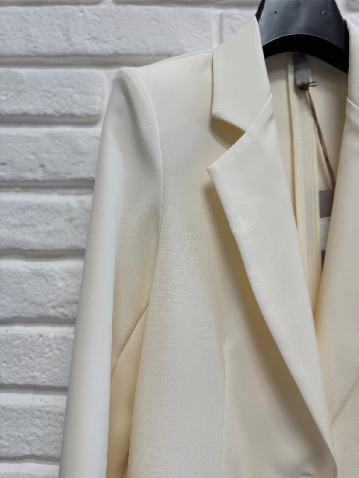 TAILLEUR AD024