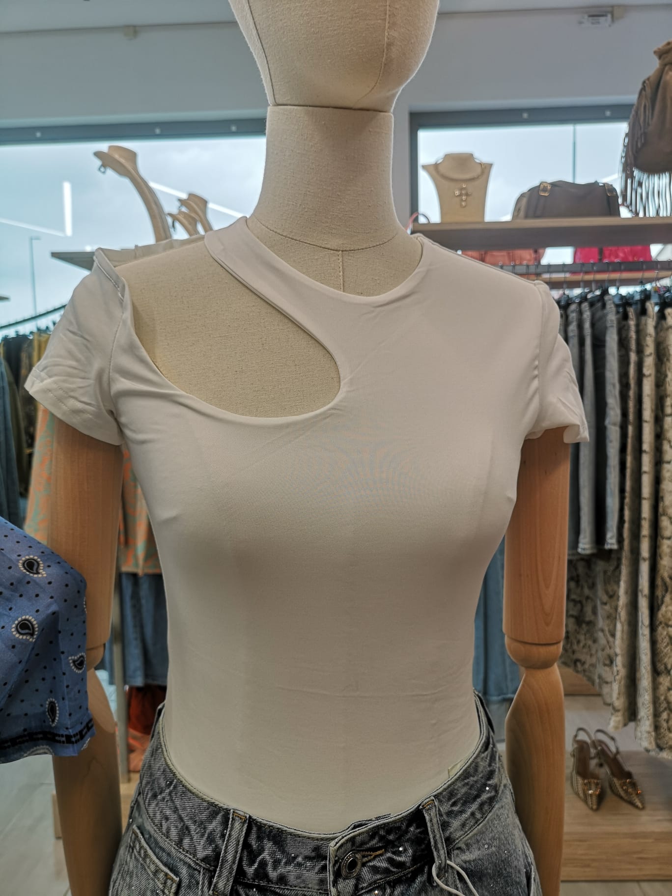 BODY 8039