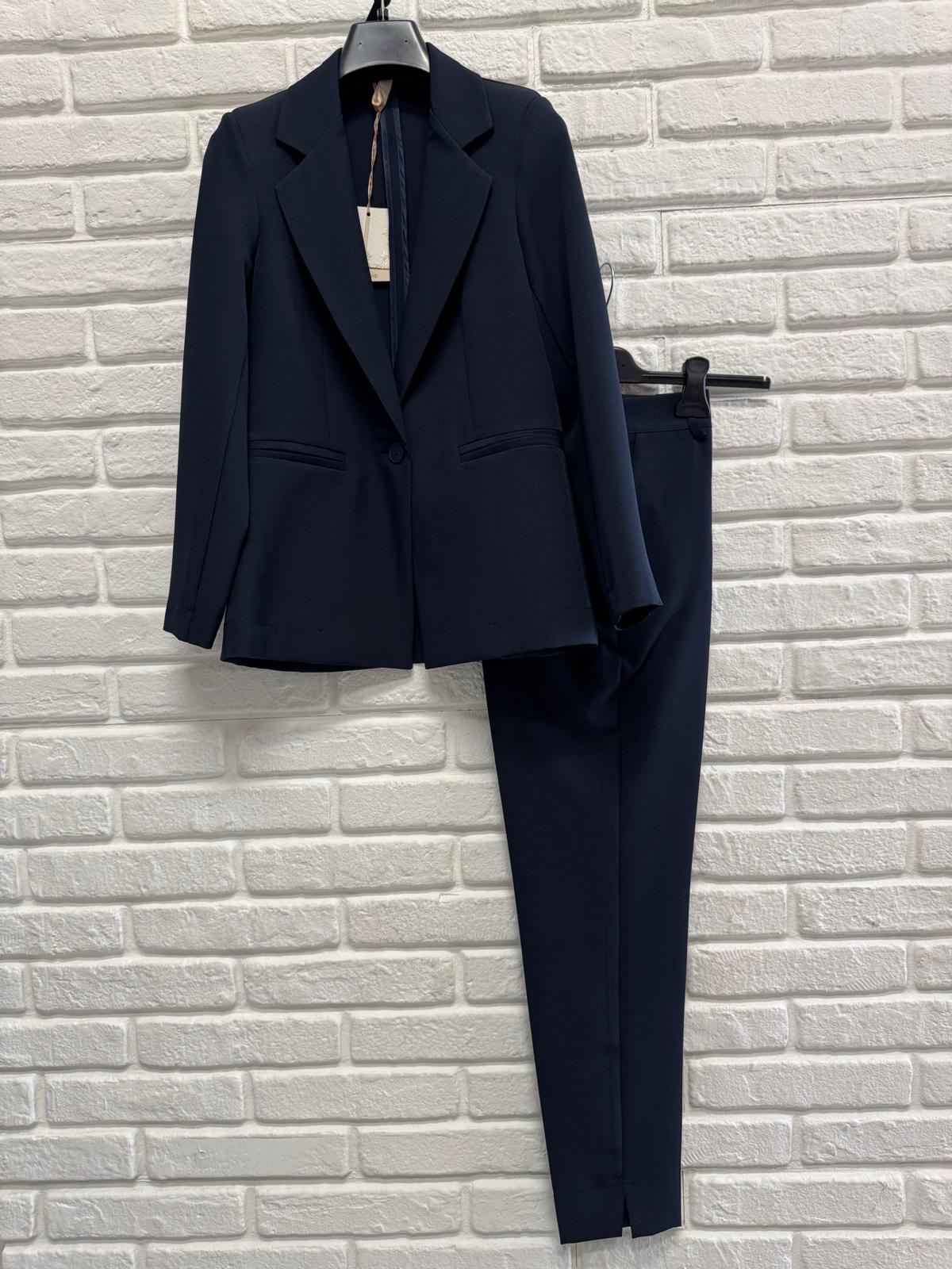TAILLEUR AD024