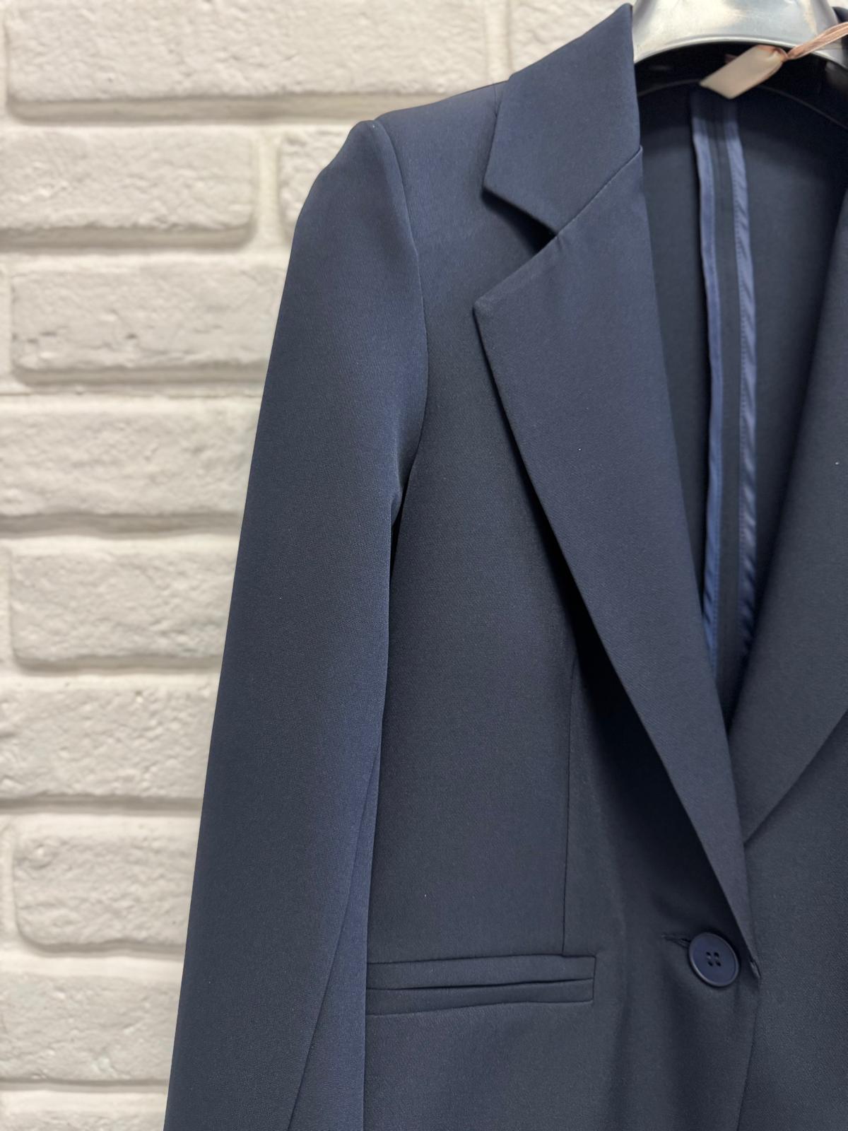 TAILLEUR AD024