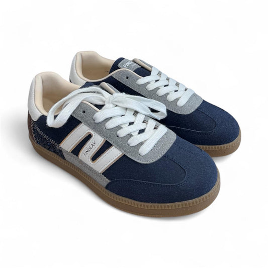 SNEAKERS SCAM. 1065