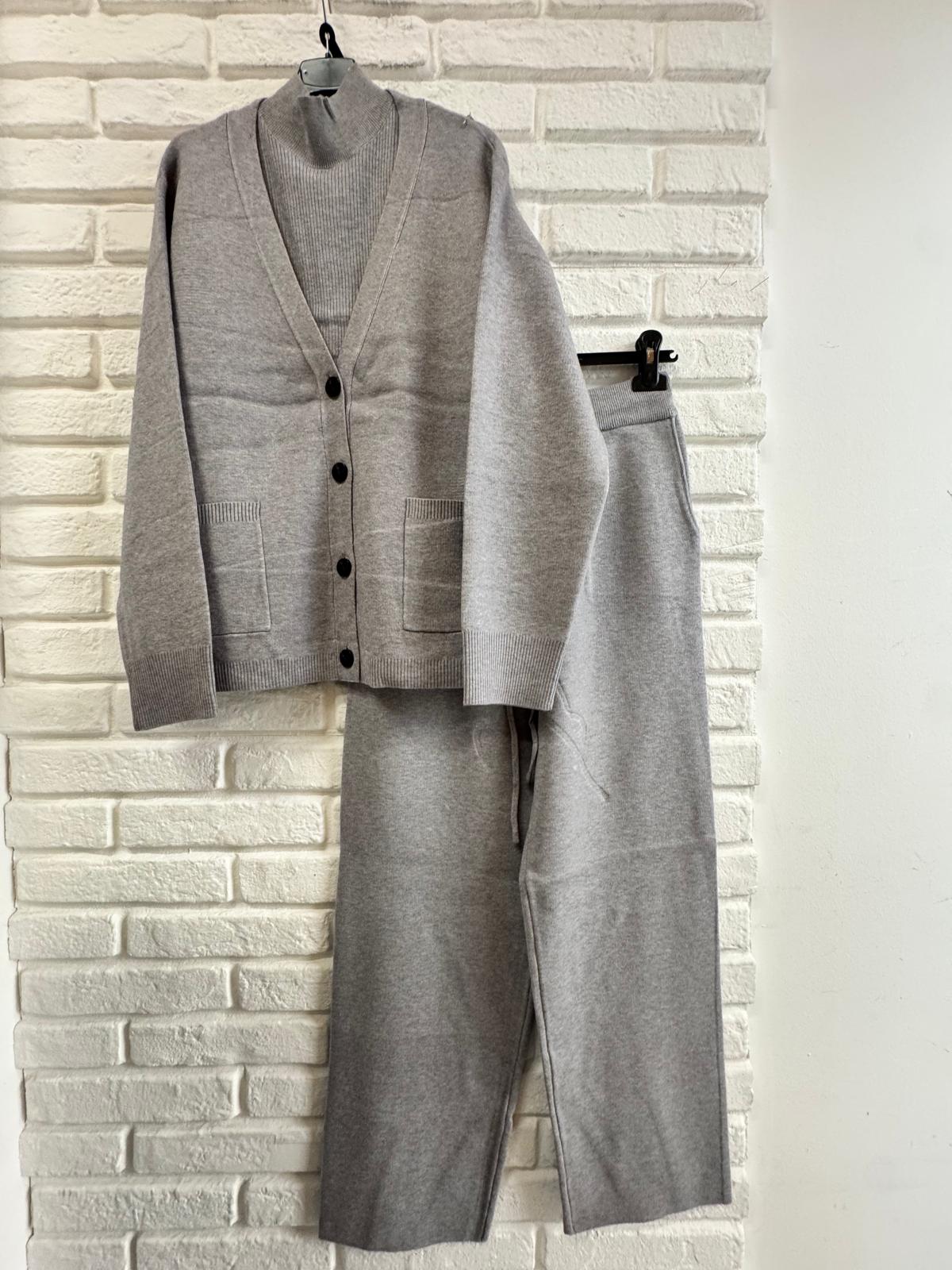 COMPLETO MAGLIA 9012