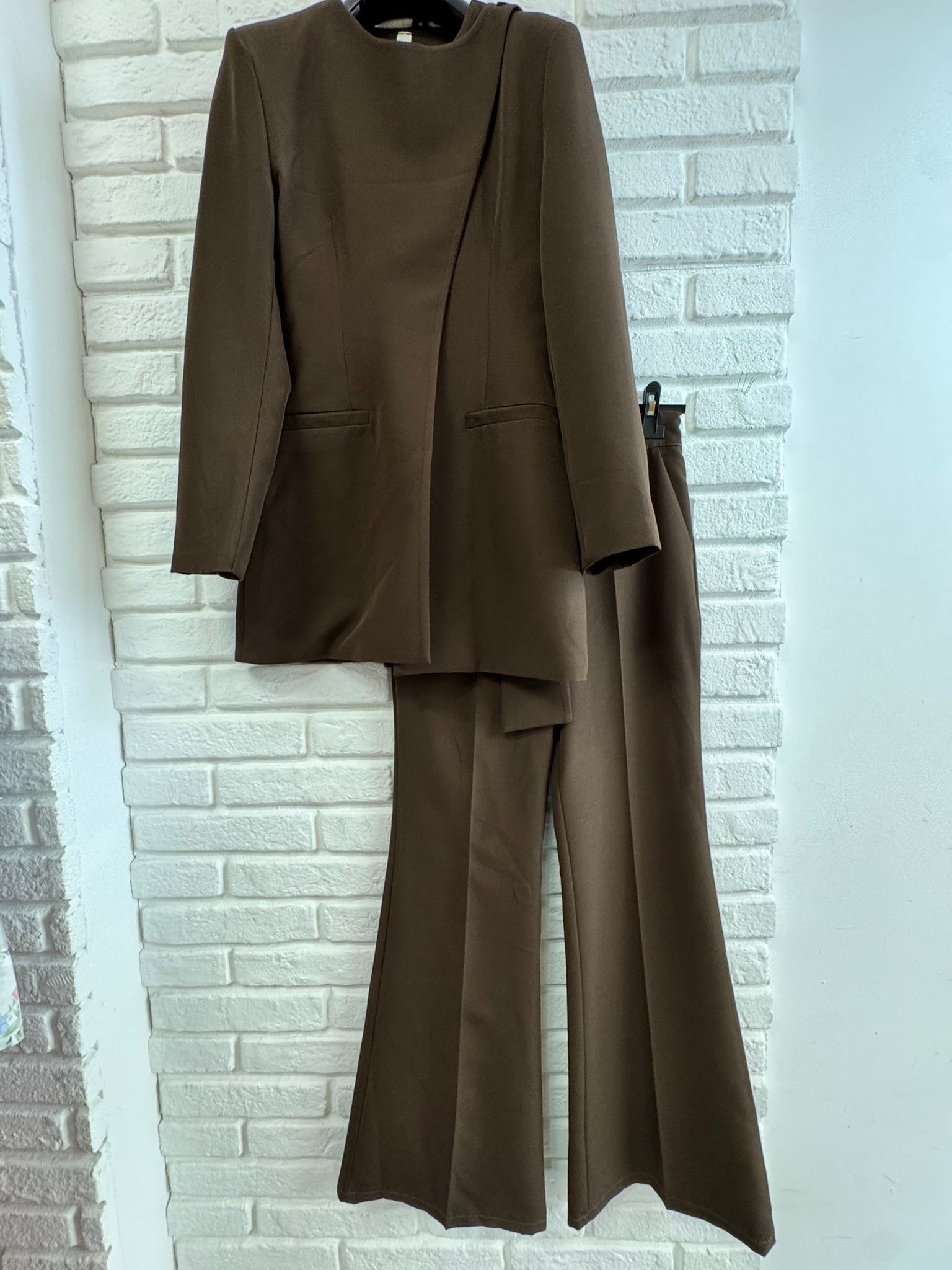 TAILLEUR 26084